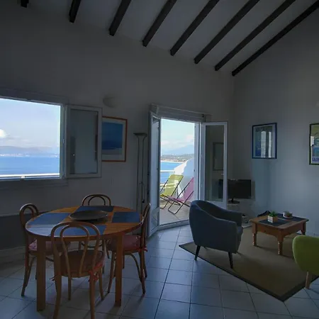 - Superbe Vue Mer F3-stagnola *
